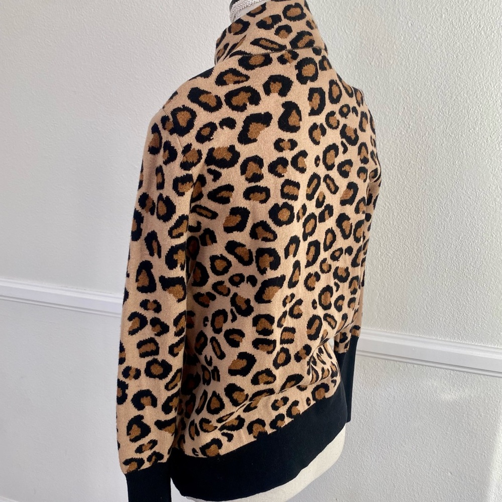 Leopard sweater. - Picture 2 of 3